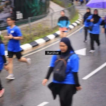 Runner Photo 7952813