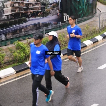 Runner Photo 7952815