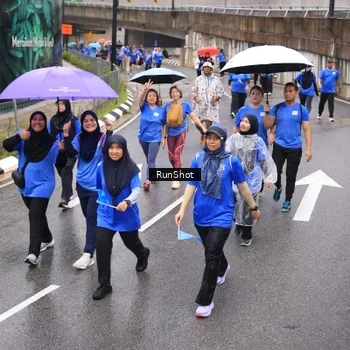 Runner Photo 7952858