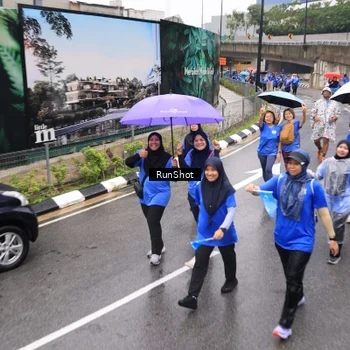 Runner Photo 7952864