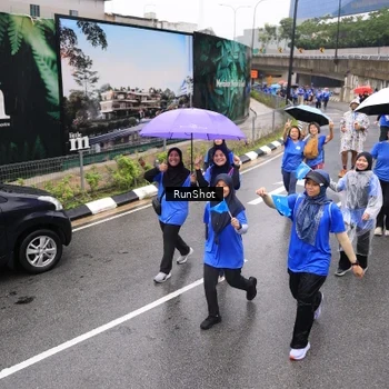 Runner Photo 7952868