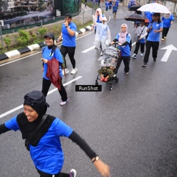 Runner Photo 7952874