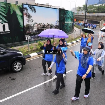 Runner Photo 7952876