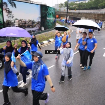 Runner Photo 7952884