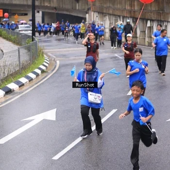 Runner Photo 7953044
