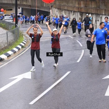 Runner Photo 7953076