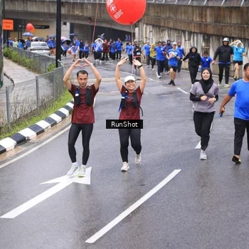 Runner Photo 7953083