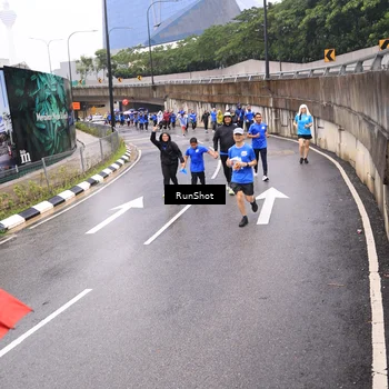 Runner Photo 7953149