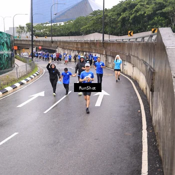 Runner Photo 7953150