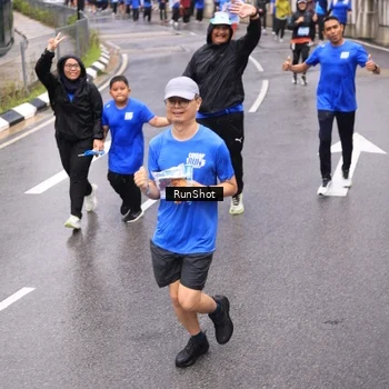 Runner Photo 7953162