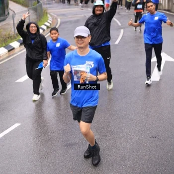 Runner Photo 7953163