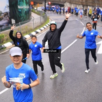 Runner Photo 7953173