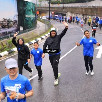 Runner Photo 7953174