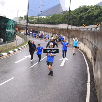 Runner Photo 7953177