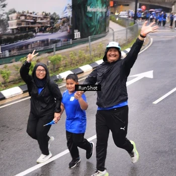 Runner Photo 7953181
