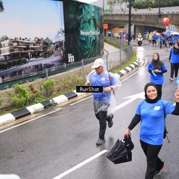 Runner Photo 7953425