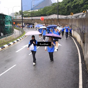 Runner Photo 7953575
