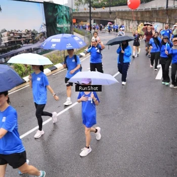 Runner Photo 7953654