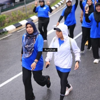 Runner Photo 7953663