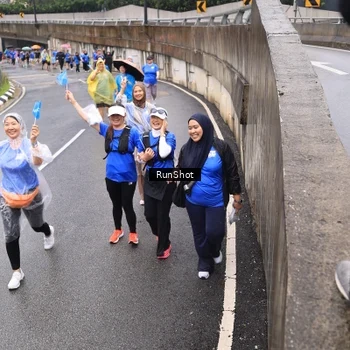 Runner Photo 7953779