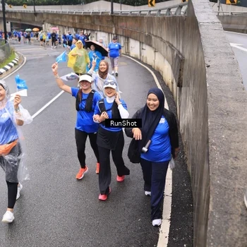 Runner Photo 7953784