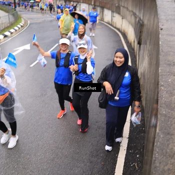 Runner Photo 7953842