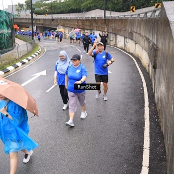 Runner Photo 7953863
