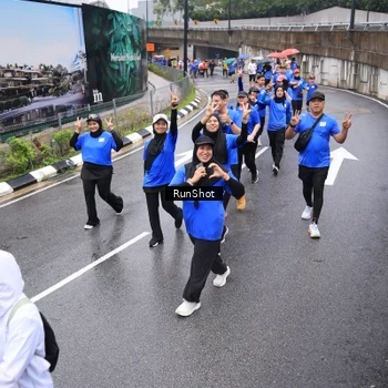 Runner Photo 7953879
