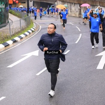Runner Photo 7953896