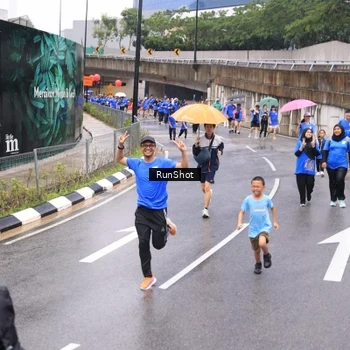 Runner Photo 7953944