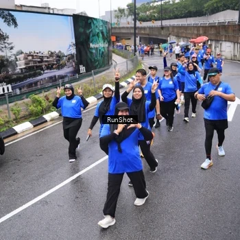 Runner Photo 7953956