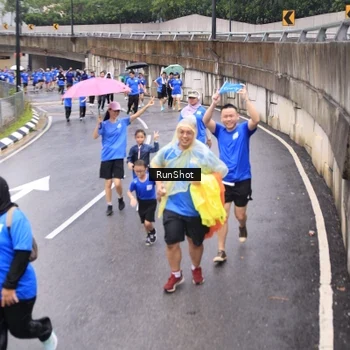 Runner Photo 7954018