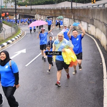 Runner Photo 7954021