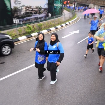 Runner Photo 7954023