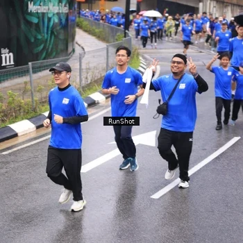 Runner Photo 7954089