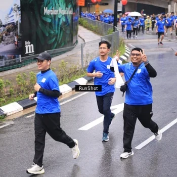 Runner Photo 7954094
