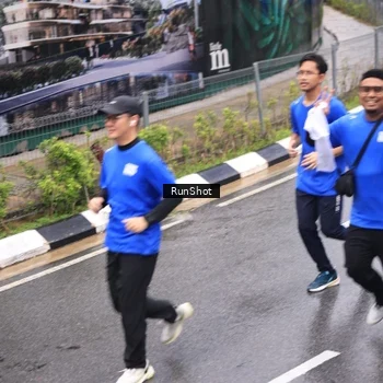 Runner Photo 7954099