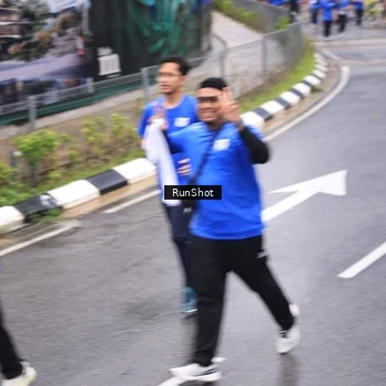 Runner Photo 7954101