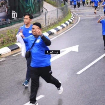 Runner Photo 7954102