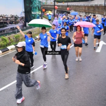 Runner Photo 7954301