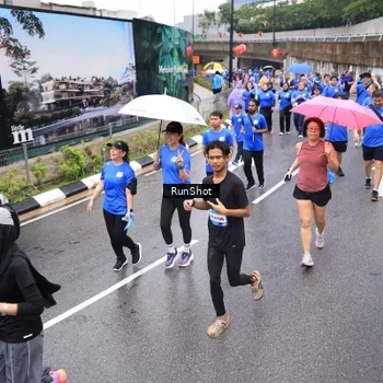 Runner Photo 7954309