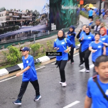 Runner Photo 7954351