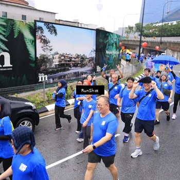 Runner Photo 7954372