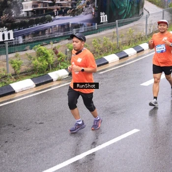 Runner Photo 7954518