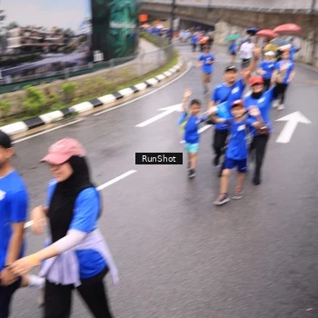 Runner Photo 7954543