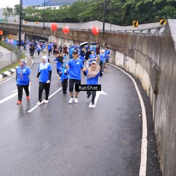 Runner Photo 7954546