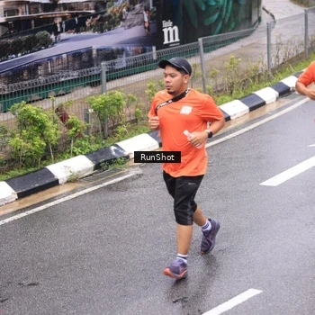 Runner Photo 7954547