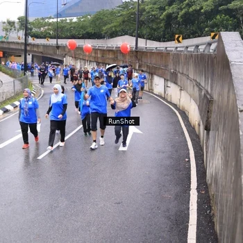 Runner Photo 7954548