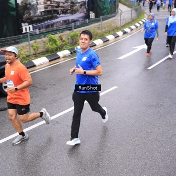 Runner Photo 7954555