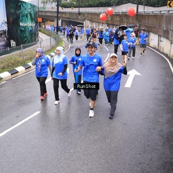 Runner Photo 7954561